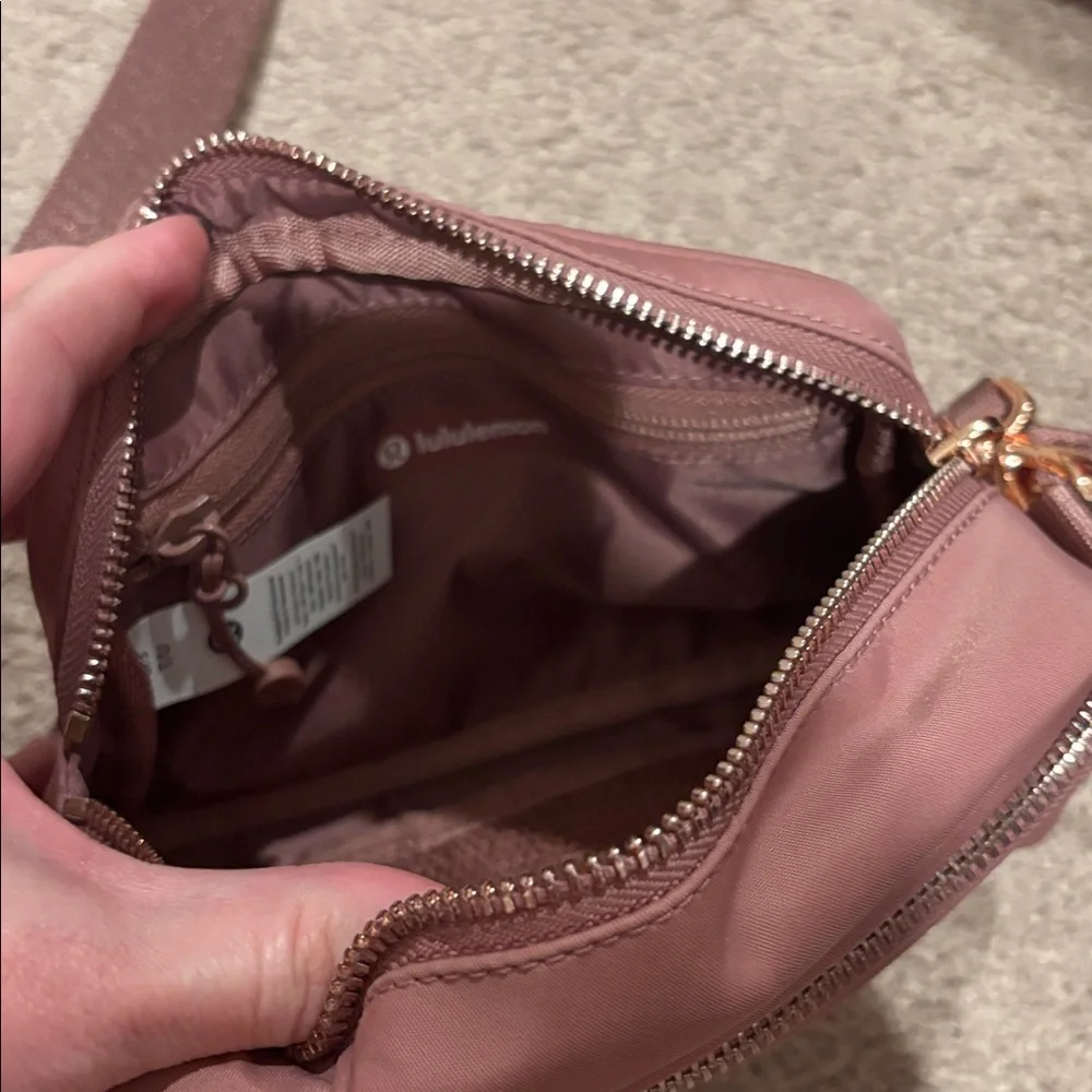 Lululemon everywhere crossbody bag- rose color/rose gold hardware - Picture 4 of 7